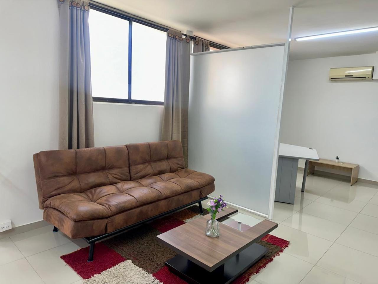 - Torre De Appartement