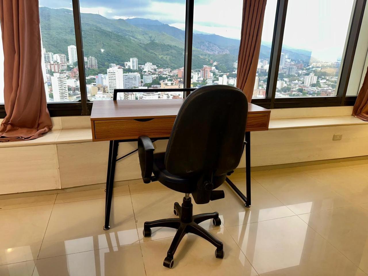 - Torre De Appartement