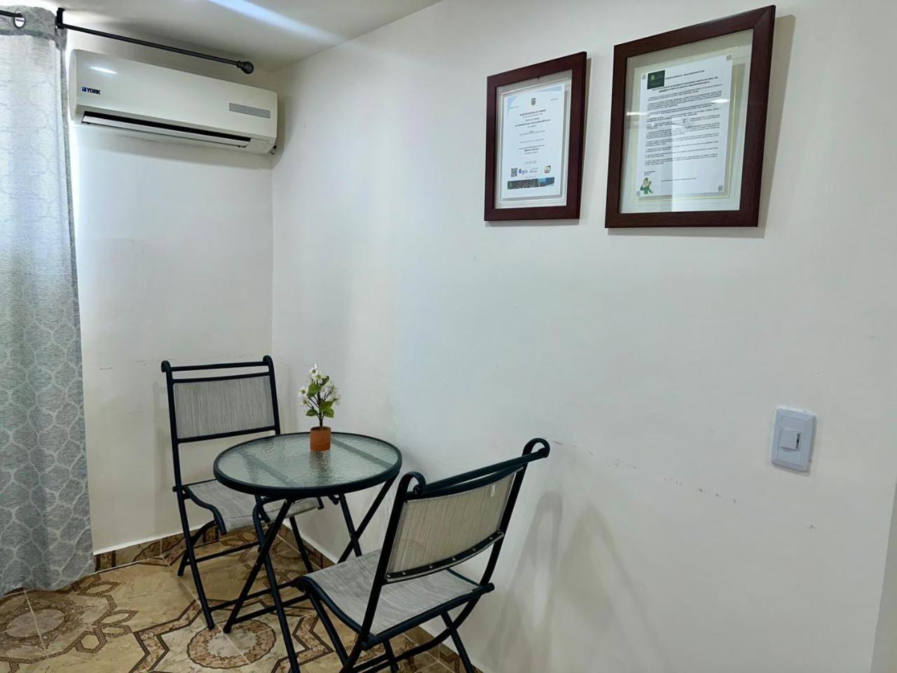 - Torre De Appartement *
