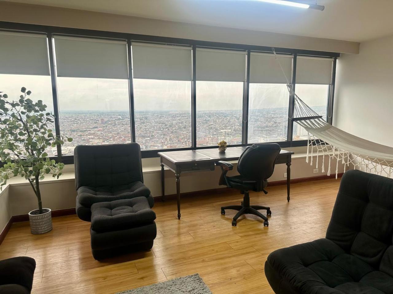 - Torre De Appartement