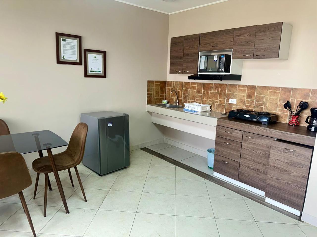 - Torre De Appartement *